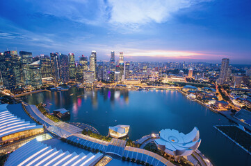 Fototapeta na wymiar Singapore skyline at the Marina during sunset