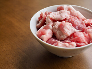 신선한 돼지고기, 음식 재료, 고기 
