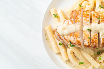 quadrotto penne pasta white creamy sauce with grilled chicken