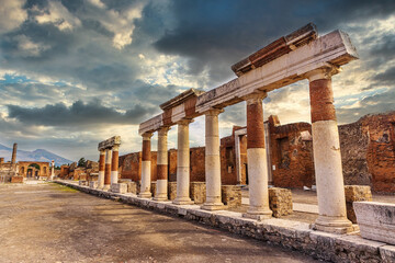 Obraz premium View of the Forum at Pompeii, Italy