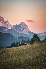 Geroldsee bei Sonnenaufgang in den Alpen, Wagenbrüchsee, mit Karwendel, Krün, Werdenfelser Land,...