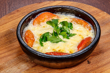 Baked cheese in the pot