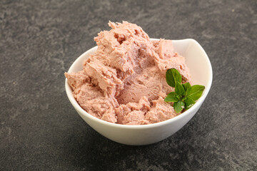 Liver pate in the bowl