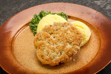 Chicken cutlet with mashed potato