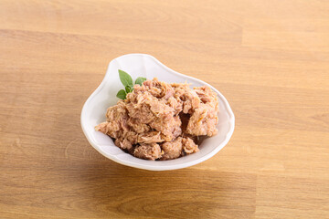 Canned tuna fish with oil