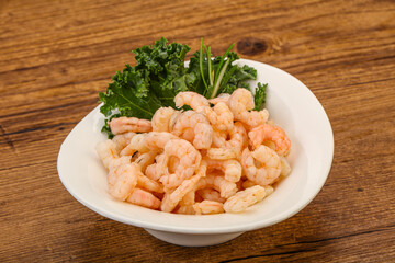 Small unshelled shrimps in the bowl