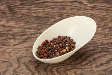 Peppercorn heap in the bowl
