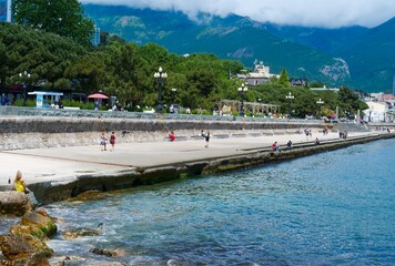 Yalta embankment 