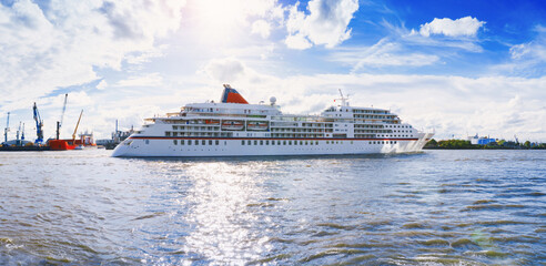 Fototapeta na wymiar Cruise ship in the port of Hamburg, Germany