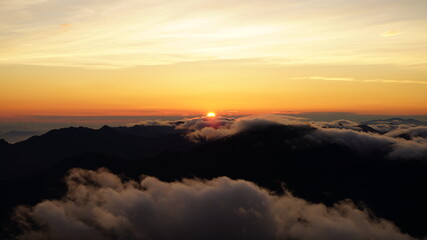 石鎚山　山頂からの夜明けからの日の出