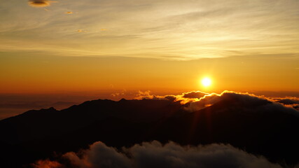 石鎚山　山頂からの夜明けからの日の出