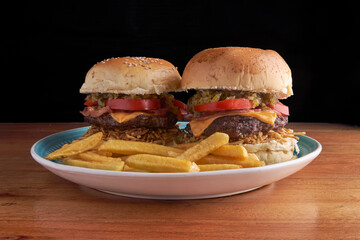 burgers dinner many flavor meat bread and sauce