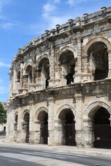 Fototapeta na wymiar Les Arènes de la ville de Nîmes