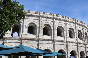Fototapeta na wymiar Les Arènes de la ville de Nîmes