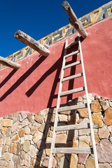 en salta, tucuman, argentina hay lugares que entre ruinas dan vida a la cultura del interior, indigenas, las iglesias, el cerro de los 7 colores, sus montañas, hacen magia © andrea