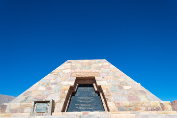 en salta, tucuman, argentina hay lugares que entre ruinas dan vida a la cultura del interior, indigenas, las iglesias, el cerro de los 7 colores, sus montañas, hacen magia © andrea