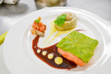 Pistachio Crusted Salmon. Saumon en Croûte De Pistache