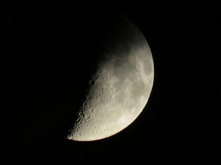 zunehmender Mond über Bayern © Thomas