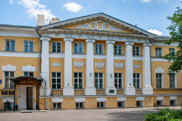Naklejka premium The estate of the rich merchants Dolgovs and the church located opposite the estate were built by outstanding architects of the 18th and 19th centuries in the style of Russian classicism.
