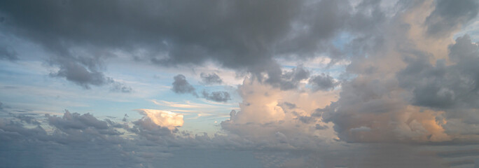 Fototapeta na wymiar Early morning dramatic sky off the gulf coast of Florida