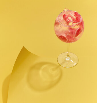 Grapefruit cocktail with ice