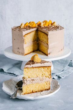 Vanilla butter sponge cake with chocolate nutella frosting