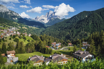 Fototapeta na wymiar Small village of Pian near Selva di Cadore and beautiful mountains view, South Tirol, Dolomiti Mountains, Italy