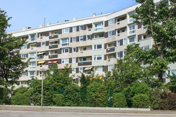 Monotones weisses  Wohnhaus Wohngebäude, Bremerhaven, Deutschland