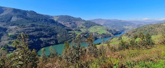 Fototapeta na wymiar Laguna de Grandas de Salime entre Galicia y Asturias