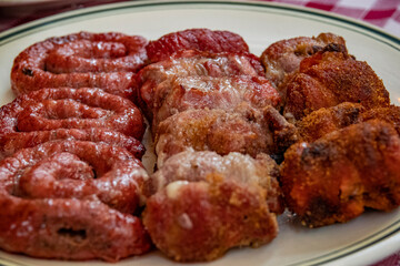 Tipiche bombette di Cisternino (involtini di carne cotti alla brace)