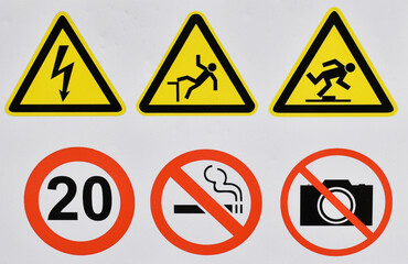 Pictogram signs at the construction area