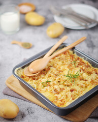 French national potato dish gratin