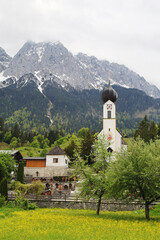 Fototapeta na wymiar Grainau village and Zugspitze mountain, Bavarian Alps