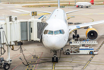 Maintenance of a passenger plane before departure