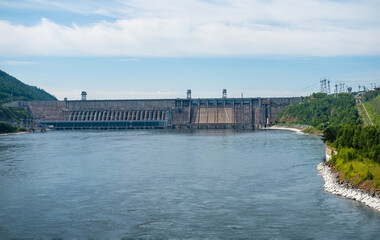 Fototapeta na wymiar View of the hydroelectric dam