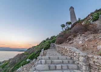 Coucher de soleil sur le phare du Cap Ferrat sur la Côte d'Azur  © Bernard