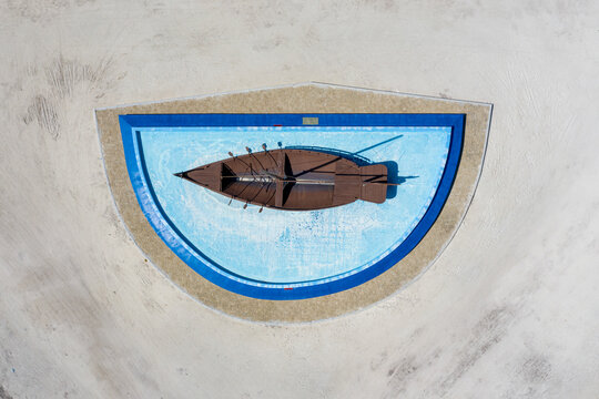 Aerial view of the boat Kalhuohfummi, memorial, Utheemu, Maldives.