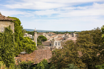 Fototapeta na wymiar Vue sur la ville de Beaucaire depuis les remparts du Château de Beaucaire (Occitanie, France)