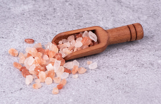 Chopped pink Himalayan salt in a scoop