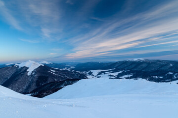 Obraz premium Bieszczady in winter seen from the top of Polonina Wetlinska, the Bieszczady Mountains, the Carpathians, Polonina Carynska