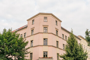 Fototapeta premium building at east berlin on cloudy day