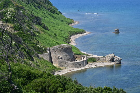 Blick auf das Rodoni Castle am Kepi i Rodonit mit in Albanien