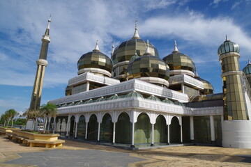 Fototapeta na wymiar マレーシア　クアラトレンガヌのクリスタルモスク