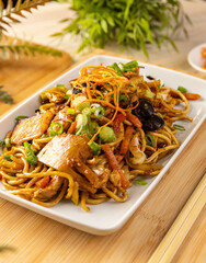 Noodles stir fry with ear wood mushrooms