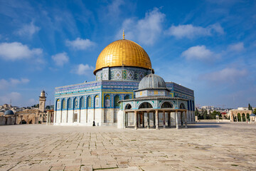 THE TEMPLE MOUNT AND DOME OF THE ROCK