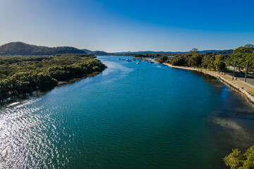 Obraz premium Morning aerial waterscape over the channel with clear skies