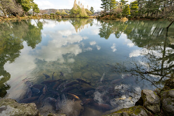 金沢を代表する観光名所・兼六園の早春の様子