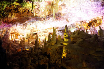 Eingang zu den Tropfsteinhöhlen Coves dels Hams in Manacor. Mallorca, Spanien, Europa   --  
Entrance to the stalac
Entrance to the stalactite caves Coves dels Hams in Manacor. Mallorca, Spain, Europe