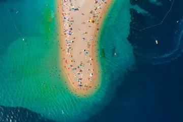Cercles muraux Plage de la Corne d'Or, Brac, Croatie Scène aérienne de la plage de Zlatni rat sur l& 39 île de Brač, Croatie