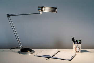 Modern desk office lamp design with note